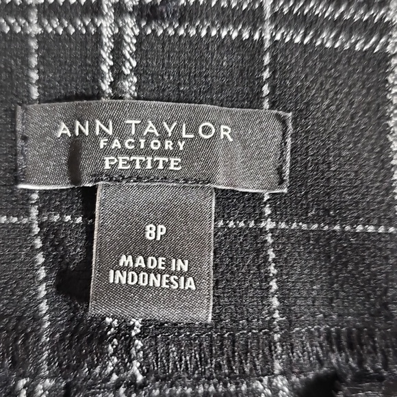 Ann Taylor Factory Petite Straight Leg Plaid Pants Black White Heavy Knit Size 8 - Picture 8 of 10